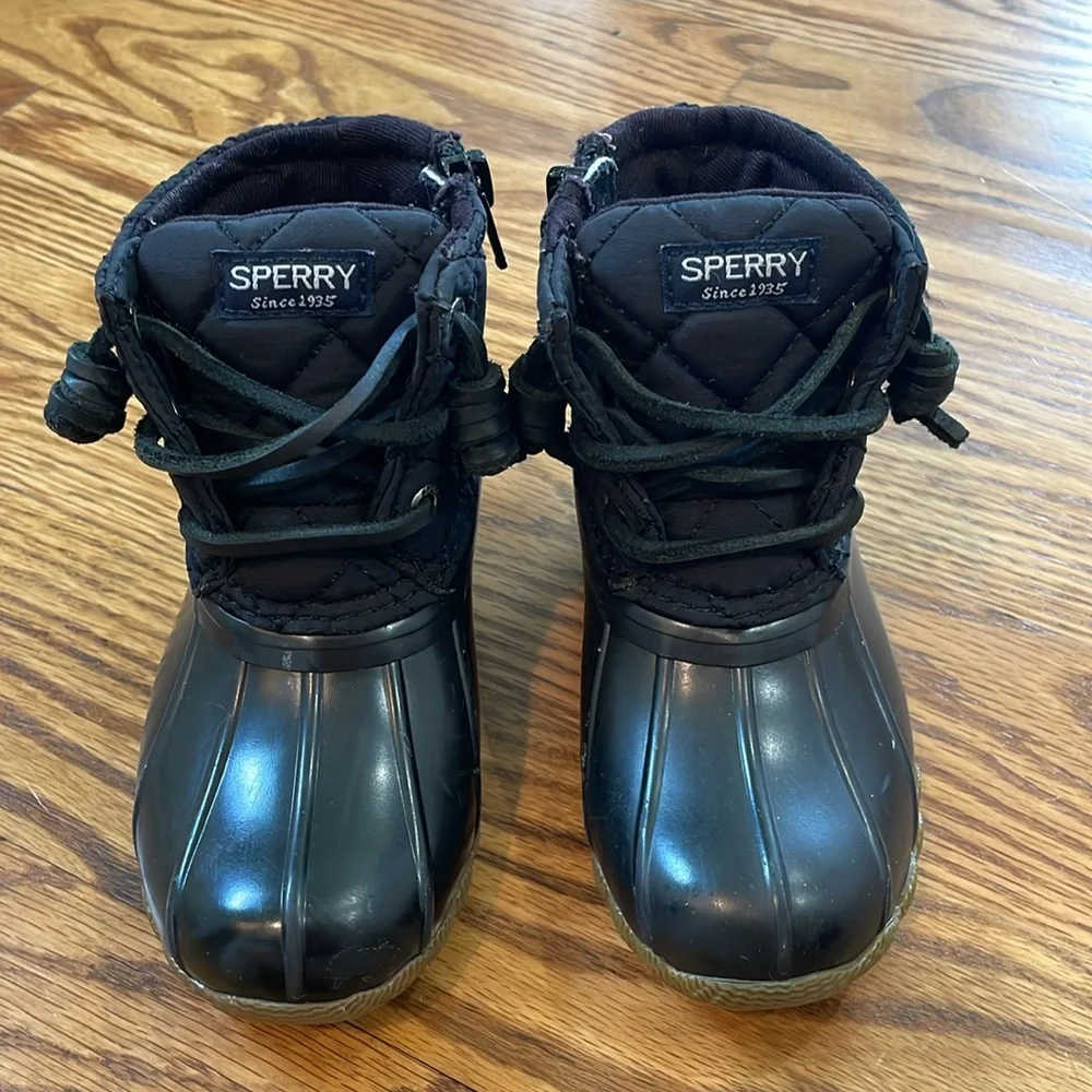 Girl’s Sperry Saltwater Nylon Quilt Duck Boots. Size 8M. Excellent Condition.